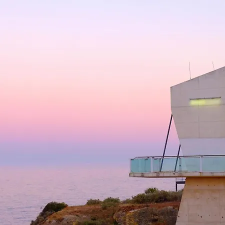 Апартаменты Homes Large Fully Equipped With 2 Bedrooms, Swimming Pool & Patio Албуфейра