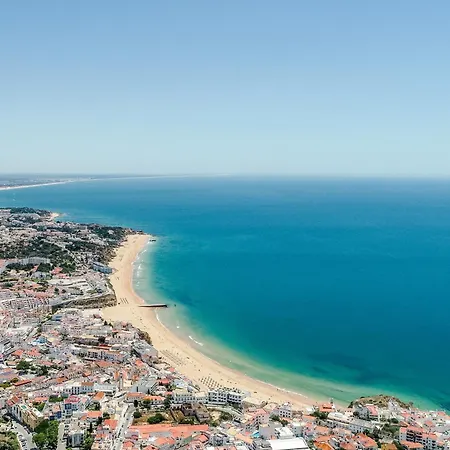 Апартаменты Homes Large Fully Equipped With 2 Bedrooms, Swimming Pool & Patio Албуфейра