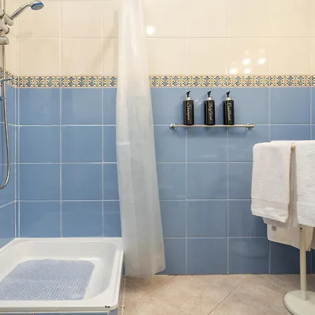 Апартаменты Homes Large Fully Equipped With 2 Bedrooms, Swimming Pool & Patio *