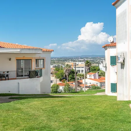 Homes Large Fully Equipped With 2 Bedrooms, Swimming Pool & Patio Албуфейра