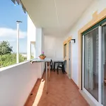 Апартаменты Homes Large Fully Equipped With 2 Bedrooms, Swimming Pool & Patio