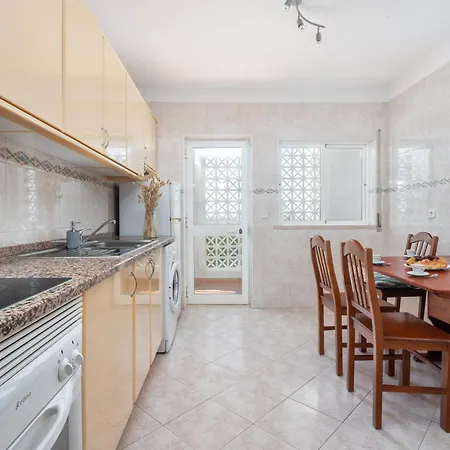 Appartement Homes Large Fully Equipped With 2 Bedrooms, Swimming Pool & Patio *