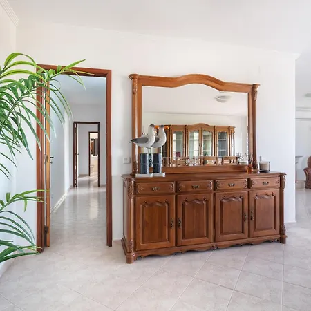 Appartement Homes Large Fully Equipped With 2 Bedrooms, Swimming Pool & Patio *