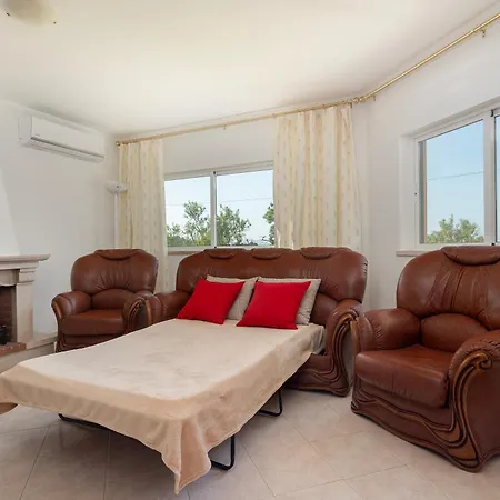 Homes Large Fully Equipped With 2 Bedrooms, Swimming Pool & Patio Albufeira